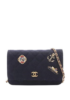 CHANEL Pre-Owned 2018-2019 Paris Hamburg CC Quilted Wool Charms Wallet On Chain crossbody bag - Blue
