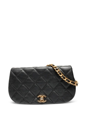 CHANEL Pre-Owned Matelassé shoulder bag - Black