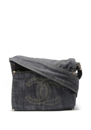 CHANEL Pre-Owned 2005-2006 Coco Mark denim shoulder bag - Blue