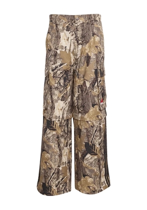 adidas camouflage cargo trousers - Brown