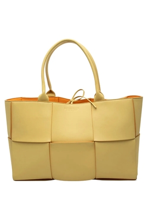 Bottega Veneta Pre-Owned 2012-2025 Medium Nappa Maxi Intrecciato Arco tote bag - Yellow