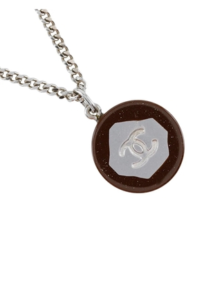 CHANEL Pre-Owned 1999 Silver Plated Brass and Acrylic CC Pendant Necklace costume necklace - Brown