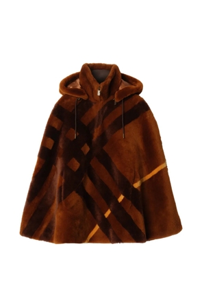 Burberry Check intarsia shearling cape - Brown