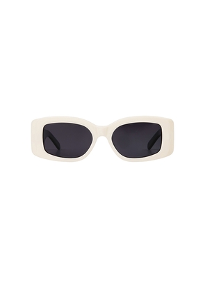 Banbe Margot Sunglasses in Ivory.