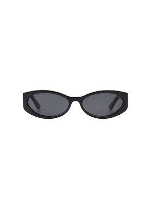 Banbe Kasia Sunglasses in Black.