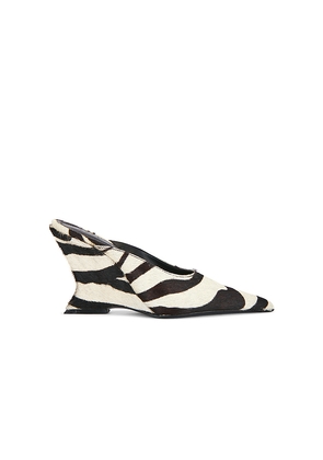 Schutz Siena Mule Pump in Black,White. Size 6. Also in 6.5.