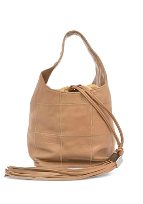 CHANEL Pre-Owned 2003-2004 topstitch drawstring-fastening handbag - Brown