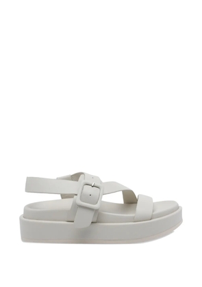 Paloma Barceló buckle-fastening round-toe sandals - White