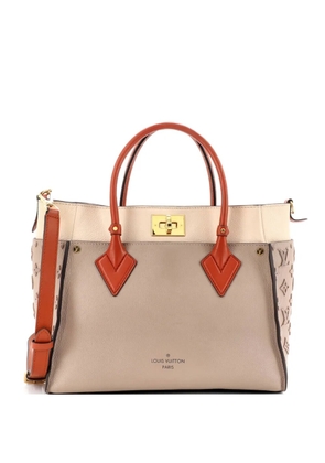 Louis Vuitton Pre-Owned On My Side Monogram Tuffetage Leather MM tote bag - Brown