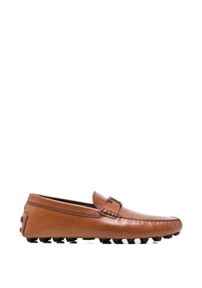 Tod's logo-plaque leather loafers - Brown