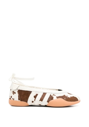 adidas animal-pattern sneakers - White