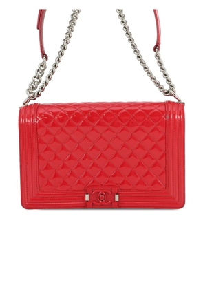 CHANEL Pre-Owned 2014-2015 Medium Quilted Patent Acrylic Boy Flap crossbody bag - Red