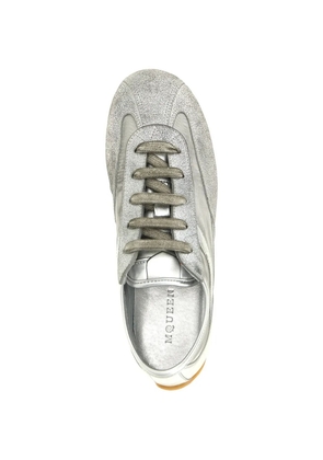 Alexander McQueen embossed-logo sneakers - Silver