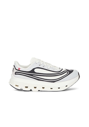 On Cloudflow 5 Sneaker in Ivory & Black - Black,White. Size 5 (also in 5.5, 6, 6.5, 7, 7.5, 8, 8.5, 9, 9.5).