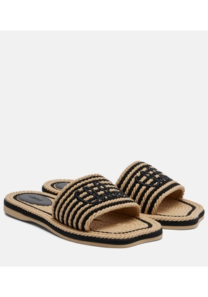 Chloe Chloe Sand logo slides