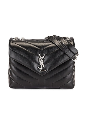 Saint Laurent Small Loulou Chain Bag in Nero - Black. Size all.