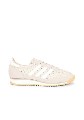 Adidas Originals SL 72 OG Sneaker in Wonder Beige & Off White - Beige. Size 10 (also in 11, 9.5).
