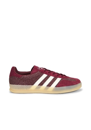 Adidas Originals Gazelle Indoor Sneaker in Shadow Red & Wonder Beige - Wine. Size 10 (also in 11, 5, 5.5, 6, 6.5, 7, 7.5, 8, 8.5, 9, 9.5).