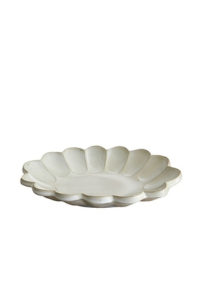 HueGah Home Amara Serveware Serving Platter in N/A - White. Size all.