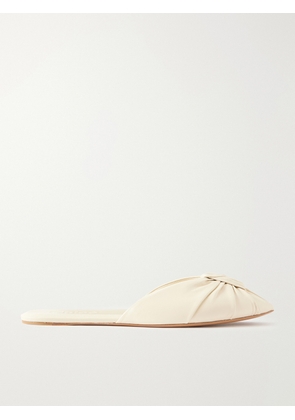 Chloé - Suzie Ruched Leather Slides - White - IT36,IT37,IT37.5,IT38,IT38.5,IT39,IT39.5,IT40,IT41