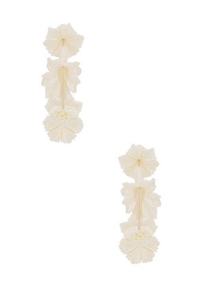 Cult Gaia Kelli Earring in Ivory.