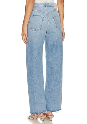 Citizens of Humanity Ayla Split Hem Jeans in Denim-Medium. Size 33. Also in 31, 34.