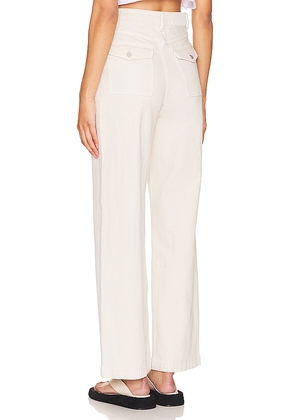 Abrand 94 High & Wide Jeans in Ivory. Size 31. Also in 24, 25, 33.