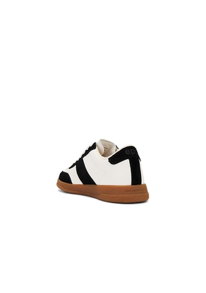 East Pacific Trade Santos Sneakers in White. Size 41. Also in 42, 43, 44, 45.