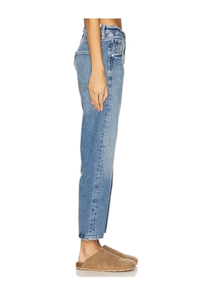 Citizens of Humanity Winslow Cropped Boyfriend Jeans in Blue. Size 24. Also in 23, 25, 26, 27, 28, 29, 30, 31, 32.