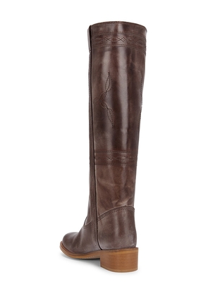 Dico Copenhagen Ann Gaucho With Western Stitching Boot in Brown. Size 38. Also in 37.