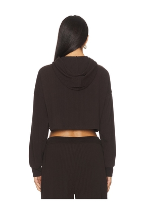 Beyond Yoga Breathe Easy Ribbed Cropped Hoodie in Brown. Size M. Also in S, XS, L.
