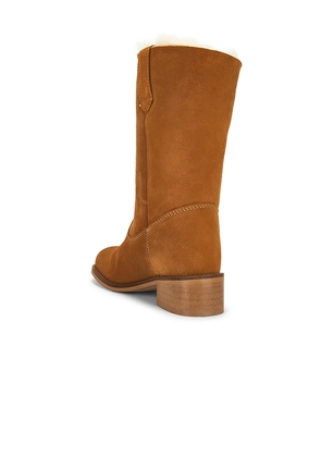 Dico Copenhagen Julia Shearling Gaucho Boot in Cognac. Size 37. Also in 36, 38, 39, 40, 41.