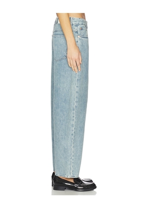 CLOSED Jazzie Barrel Jeans in Blue. Size 25. Also in 27, 23, 24, 26, 28, 29, 30, 31, 32.