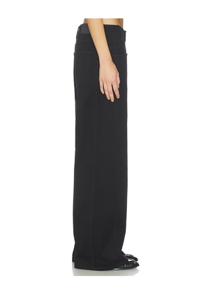 CLOSED Tori Barrel Jeans in Black. Size 23. Also in 25, 26, 28, 29, 30, 32.