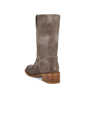 Dico Copenhagen Julia Gaucho Boot in Grey. Size 37. Also in 36, 40.