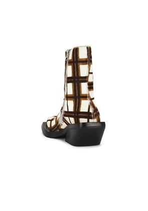 CamperLab Quetal Boot in Brown,White. Size 37. Also in 38, 39, 40, 41.