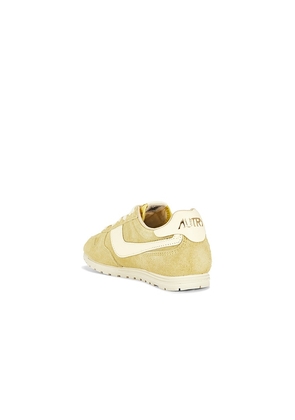 Autry Windspin Low Sneaker in Yellow. Size 36. Also in 41.