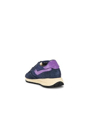 Autry Reelwind Low Sneaker in Navy. Size 36. Also in 37, 38, 39, 40.