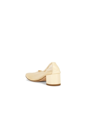 Dear Frances Balla Scrunch Pump in Cream. Size 37. Also in 36, 38, 39.