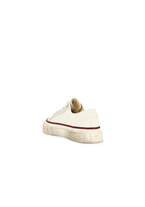 East Pacific Trade Dive Vintage Sneaker in Cream. Size 40. Also in 41, 42, 43.
