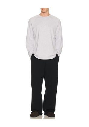 Faherty Legend Crew Neck Sweater in Grey. Size M. Also in L, S.