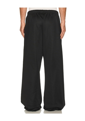 Fear of God ESSENTIALS Lounge Sweatpant in Black. Size M. Also in L, XXL/2X.