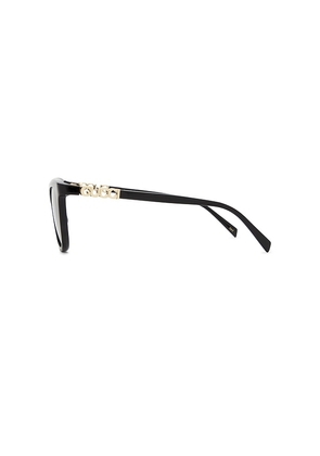 Gucci Cat Eye Sunglasses in Black.