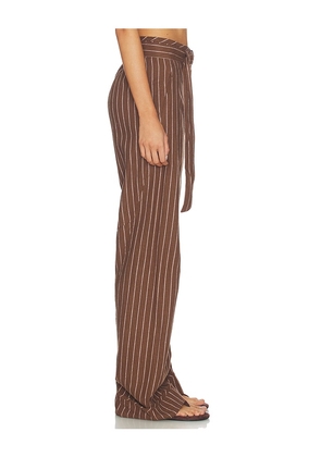 Free People x REVOLVE Raise The Stakes Pant in Brown. Size 0. Also in 4, 6, 8, 2.