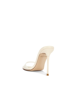 FEMME LA Az?car Slipper in Cream. Size 10. Also in 8, 9.