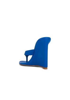 FEMME LA x REVOLVE Tokyo Thong Wedge in Royal. Size 10. Also in 5, 7, 8, 9.