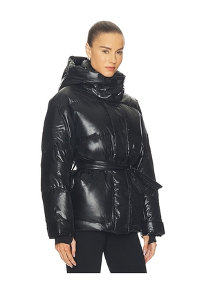 Perfect Moment Cortina Ski Parka in Black. Size S. Also in L.