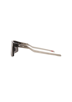 Oakley Helux Sunglasses in Black.