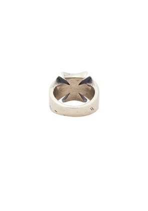 Two Jeys East Coast Ring in Metallic Silver. Size 16. Also in 20.