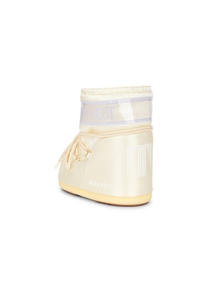 MOON BOOT Icon Low Pearly Boot in Ivory. Size 39-41. Also in 36-38.